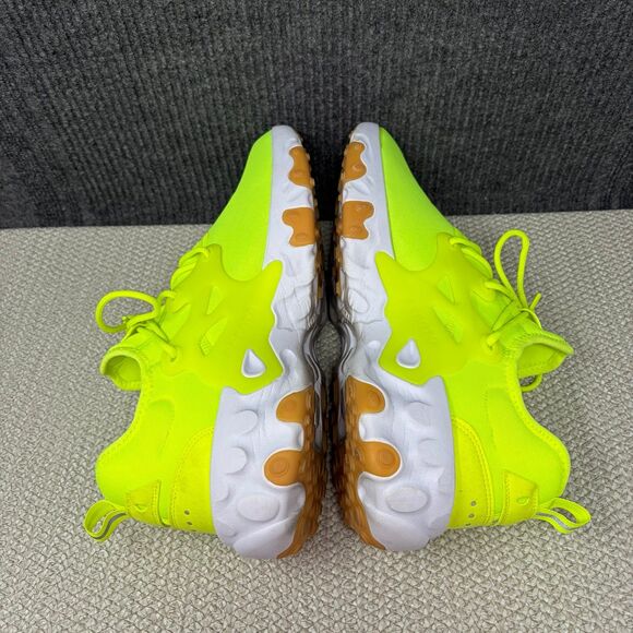 Athletic_Shoes